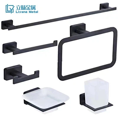 Banyo Siyah Parçaları